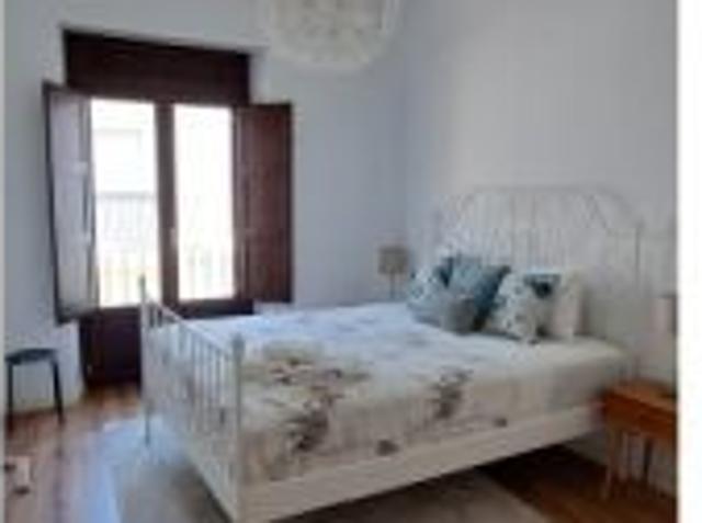 Se alquila apartamento de 2 habitaciones en Vélez Málaga, gastos incluidos