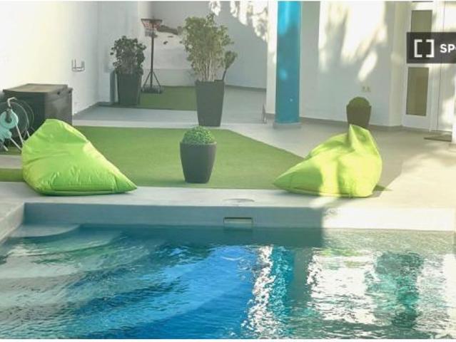 Se alquila apartamento de 3 dormitorios en Santa Cruz de Tenerife, gastos incluidos
