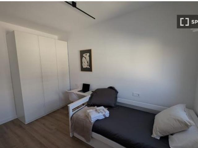 Se alquila apartamento de 3 habitaciones en Imperial, gastos incluidos