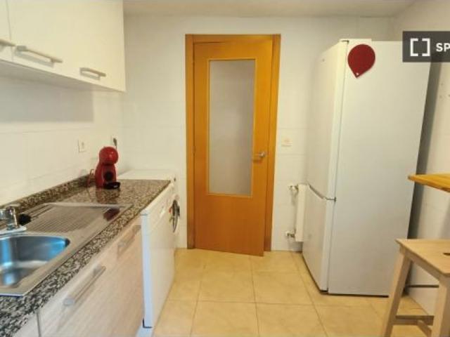 Se alquila apartamento de 3 habitaciones en Patraix, solo para profesionales