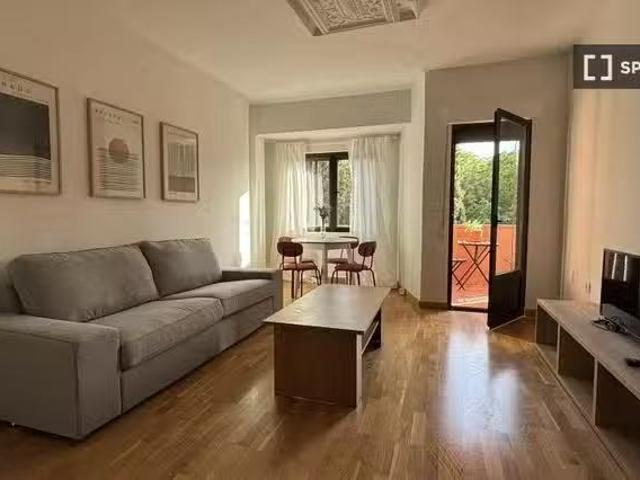 Se alquila apartamento de 3 habitaciones en Segovia