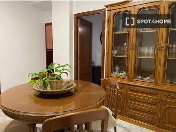 Apartamento de 4 habitaciones en alquiler en Enguera