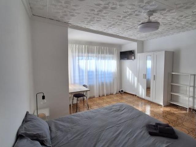 Se alquila apartamento de 5 habitaciones en Alberic, Valencia