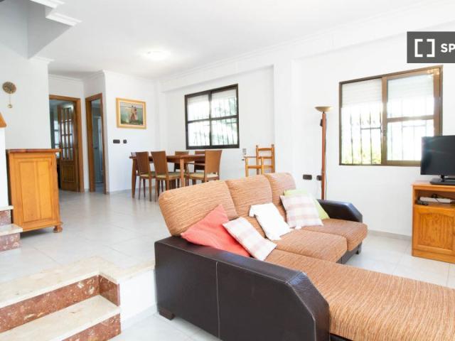 Se alquila apartamento de 6 habitaciones en Sueca, Valencia