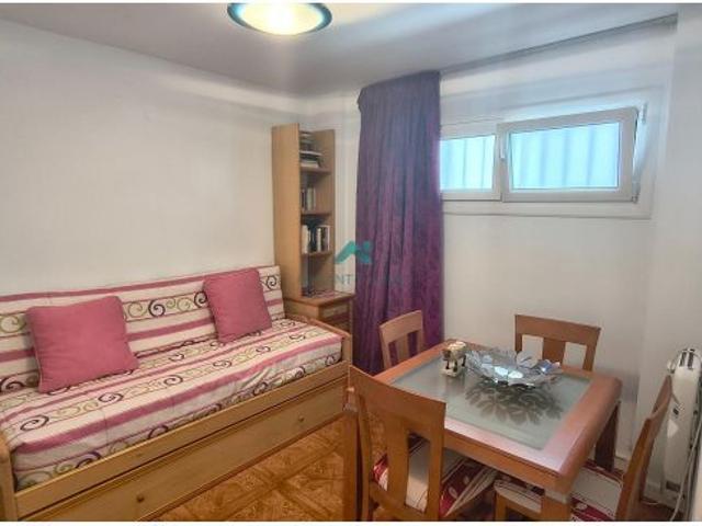 Se alquila apartamento en Laredo