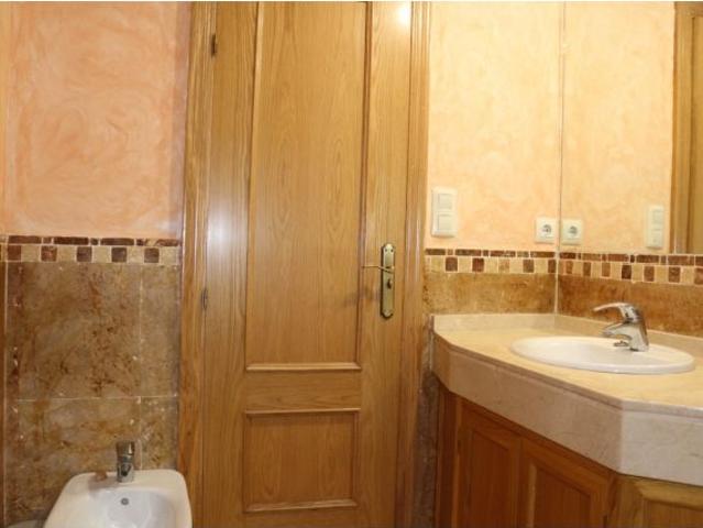 Se alquila apartamento en zona norte