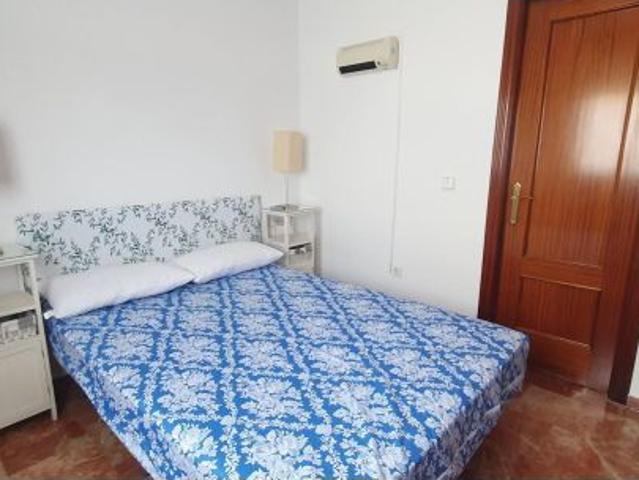 SE ALQUILA APARTAMENTO EN ZONA UNIVERSIDAD