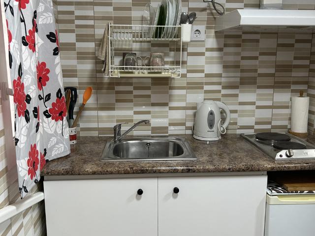 SE ALQUILA APARTAMENTO EQUIPADO Y AMUEBLADO