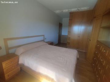 SE ALQUILA APARTAMENTO LUMINOSO Y AMUEBLADO CERCANO A PLAZA AGUAS FERREAS