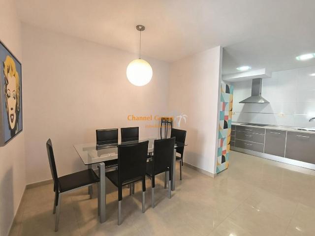 SE ALQUILA APARTAMENTO TODO EXTERIOR, ZONA CENTRO !