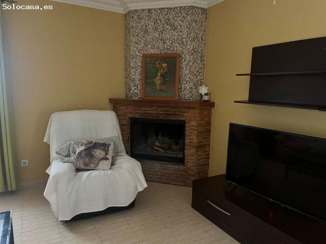SE ALQUILA BUNGALOW EN MUY BUENA ZONA, DE 4 HABITACIONES Y 2 BAÑOS A 20 MINUTOS DE ALICANTE