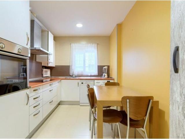 Se alquila bonita vivienda reformada de dos dormitorios en zona Campo Volantín