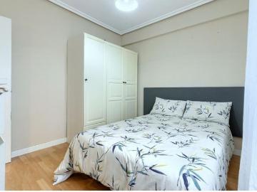 Se alquila bonita vivienda reformada de dos dormitorios en zona Campo Volantín