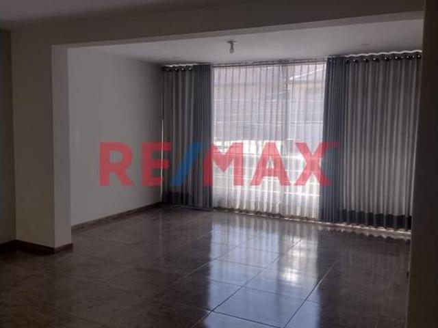 Se Alquila Bonito Y Comodo Departamento De Estreno