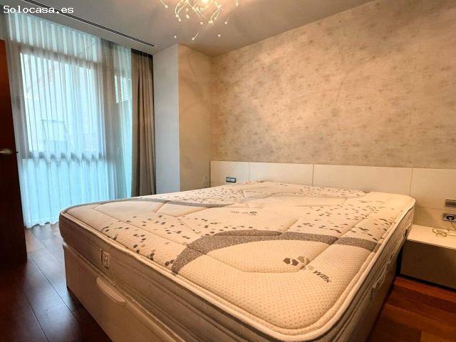Se Alquila Bonito Apartamento con Vistas a la Ria en Zona Albia