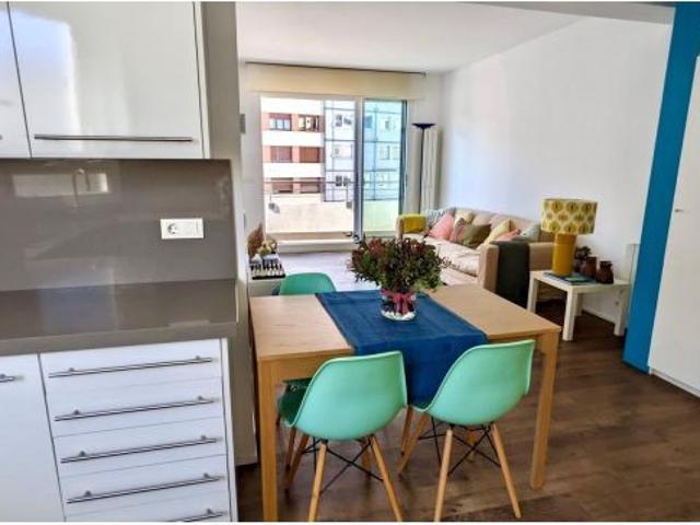 Se Alquila Bonito Ático de 2 habitacion y 2 baños en Zona Indautxu