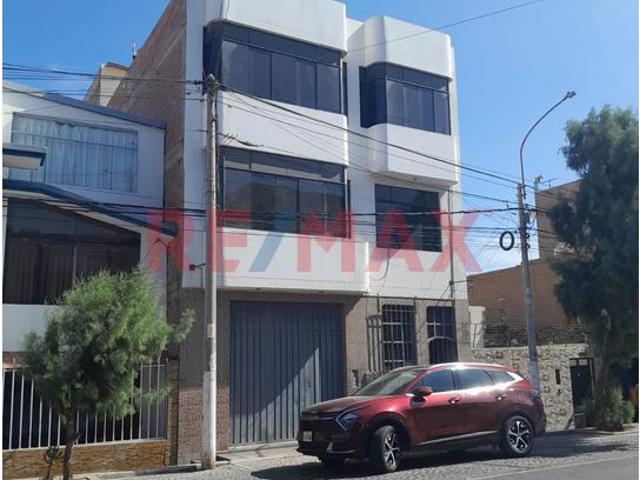 Se Alquila Cuarto Con Baño En Costa Azul