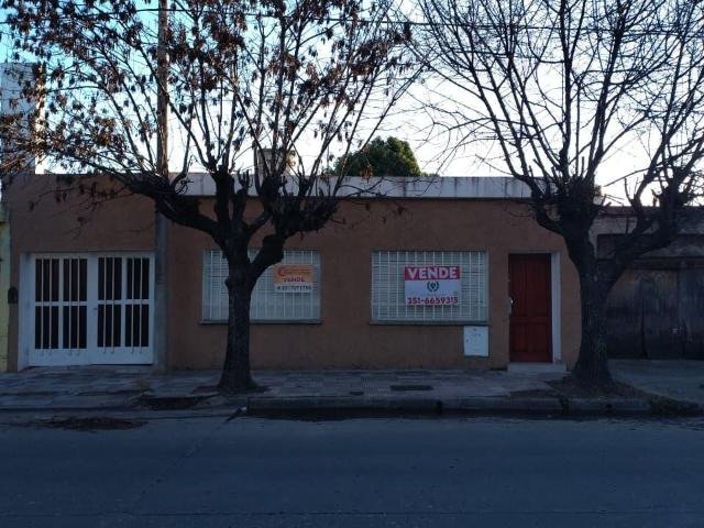 SE ALQUILA CASA 4 DORM BARRIO NUEVA ITALIA