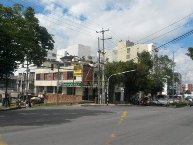 Se Alquila Casa Comercial Esquinera Avenida Bolívar Norte Armenia