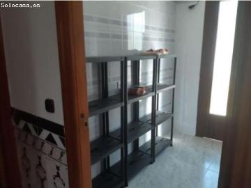 SE ALQUILA CASA/ CHALET EN CALLE ATARFEÑO, LA CRUZ IDEAL PARA ESTUDIANTES