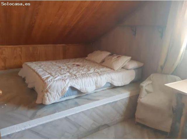 SE ALQUILA CASA/ CHALET EN CALLE ATARFEÑO, LA CRUZ IDEAL PARA ESTUDIANTES