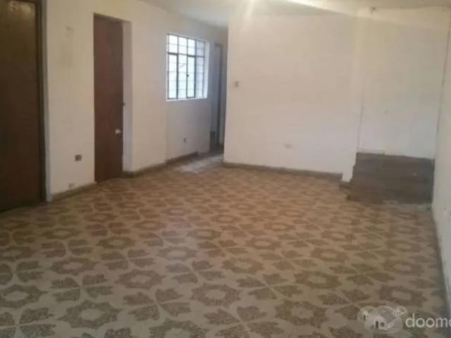 SE ALQUILA CASA GRANDE CON SALON, 3 DORM, 2 BANOS, EN RESIDENCIAL AEROPUERTO