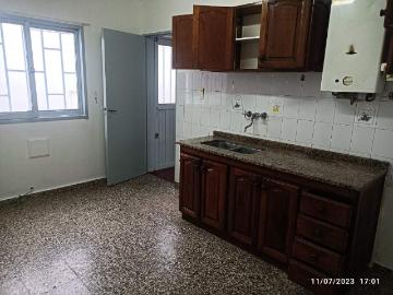 Se Alquila Casa de 2 Dormitorios, Garage y Patio. B San Martín