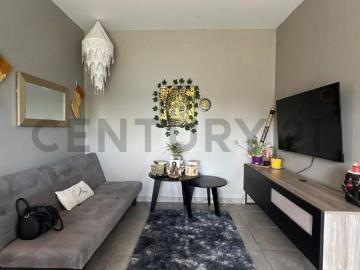 Se alquila casa en barrio semi privado