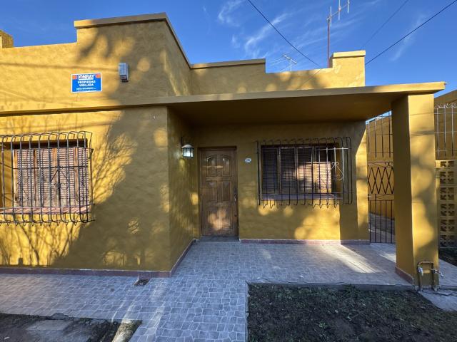 Se ALQUILA Casa en Excelentes Condiciones