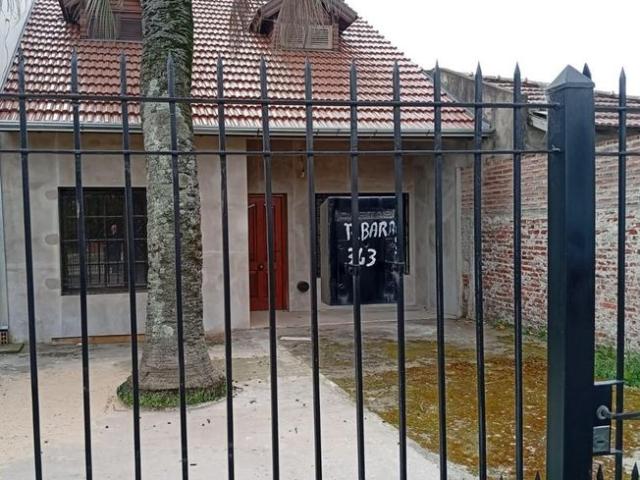 se alquila casa en Reconquista de Buenos Aires n363 F Varela
