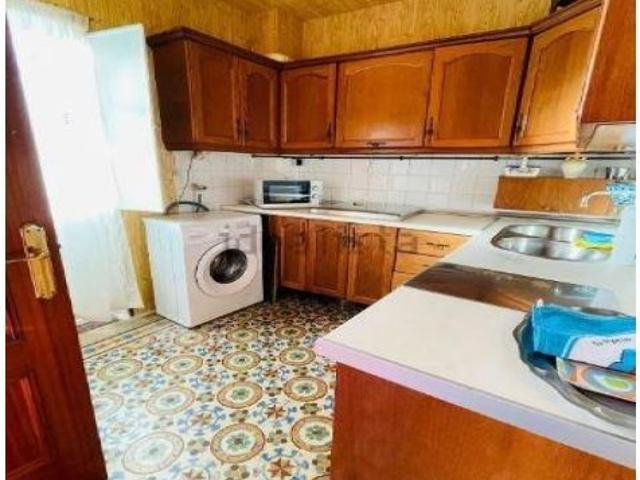 SE ALQUILA CASA INDEPENDIENTE – CALLE MONTES CARLOS