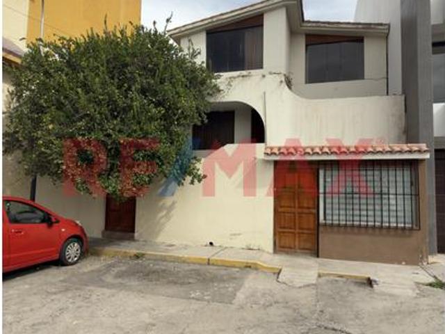 Se Alquila Casa Para Empresas