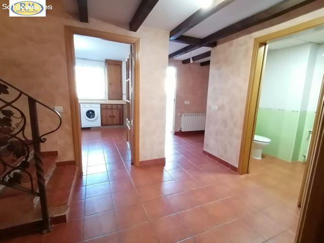 Se Alquila Chalet Adosado en Cáceres, con Piscina