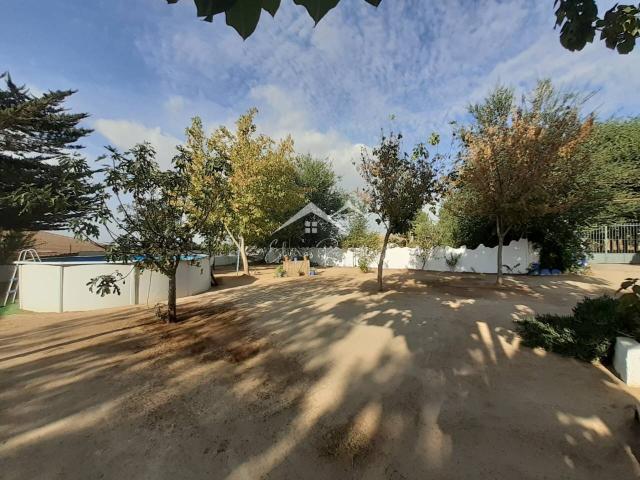 Se alquila chalet con piscina mes de agosto