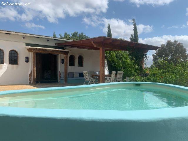 SE ALQUILA CHALET EN COIN BUENA ZONA
