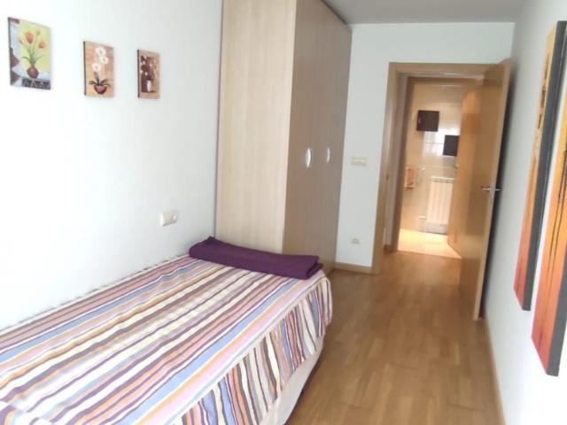 SE ALQUILA COQUETO APARTAMENTO