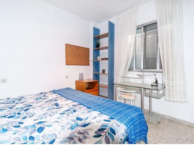 Se Alquila DUPLEX En Urb Adarves Zona el Retiro