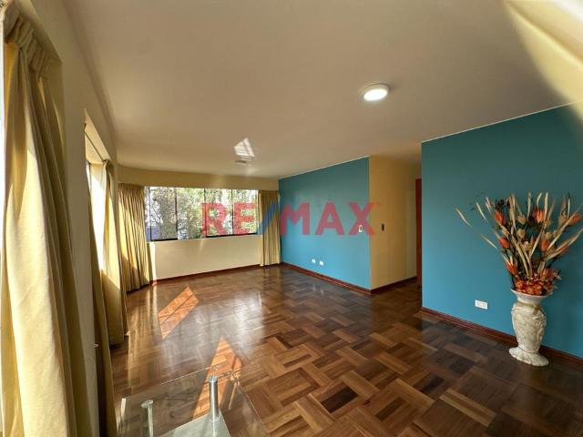 Se Alquila De Departamento De 103 M² En Barrio Médico – Surquillo