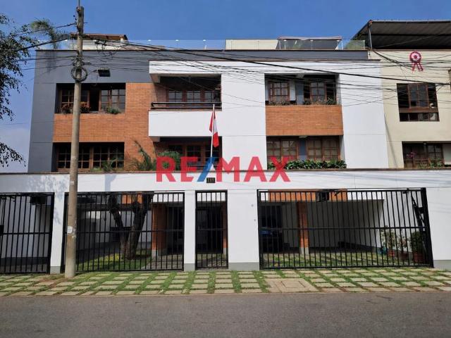 Se Alquila! Departamento 2 Hab + Cochera En 2Do Piso A 5 Min Del Jockey Plaza Y Univ. De Lima