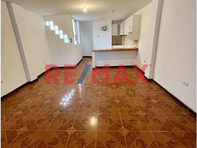 Se Alquila Departamento Cerca A La Av. Universitaria Y Av. Perú Smp