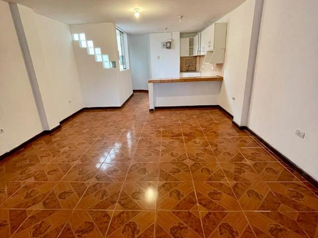 Se Alquila Departamento Cerca A La Av. Universitaria Y Av. Perú Smp