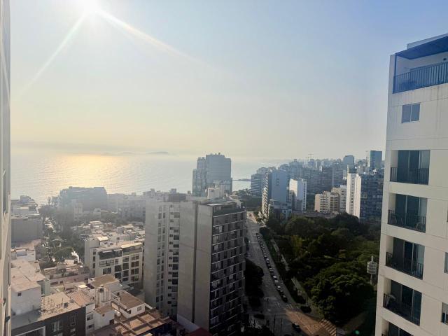 Se alquila departamento con vista al mar