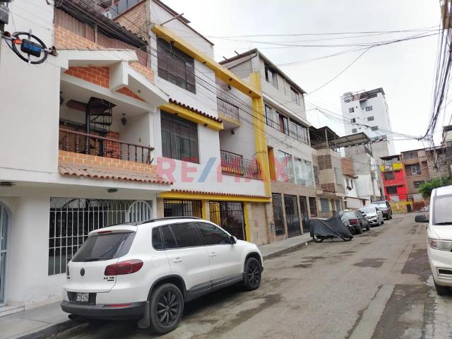 Se Alquila Departamento En Zona A De San Juan De Miraflores