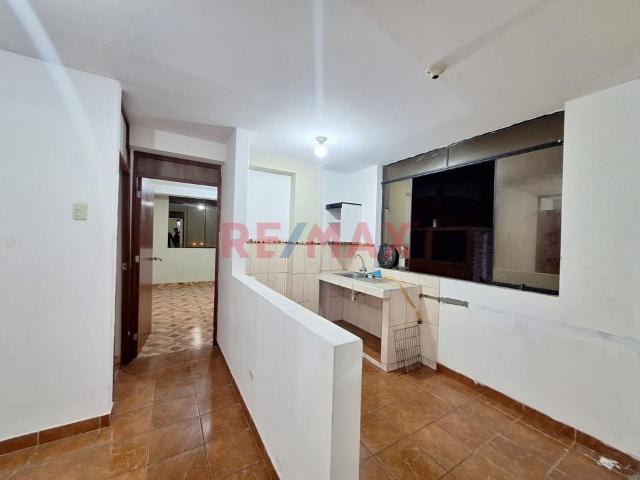 Se Alquila Departamento En El Agustino 4To Piso