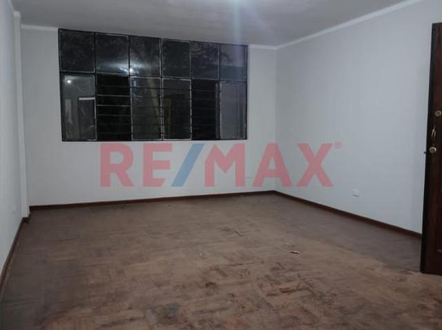 Se Alquila Departamento En Lince