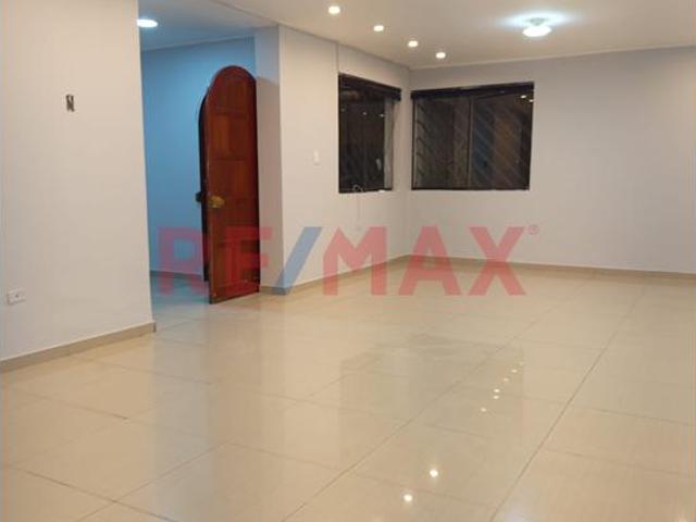 ¡Se Alquila Departamento En Primer Piso, Ideal Para Oficina