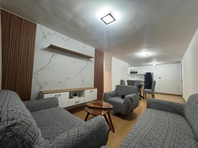 SE ALQUILA DEPARTAMENTO SEMI AMOBLADO COMAS