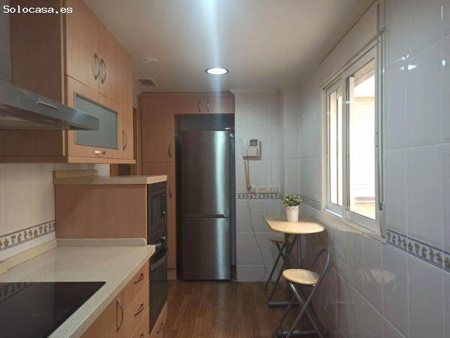 ¡Se alquila en Casillas apartamento semireformado!