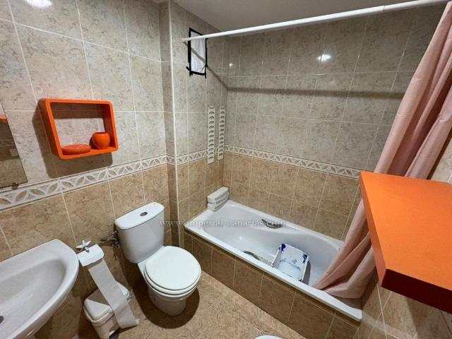 Se alquila espacioso y funcional piso de 3 dormitorios y 2 baños, ideal para quienes buscan comodidad y buena distribución