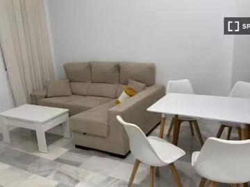 Se alquila estudio en Parque Cruz Conde, Córdoba